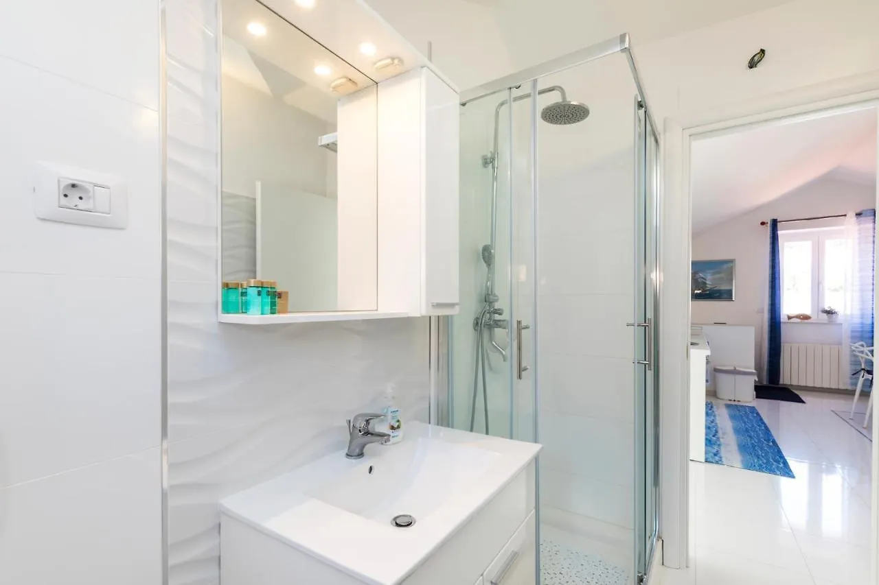 Apartments Priko 63 Mali Lošinj 0*,